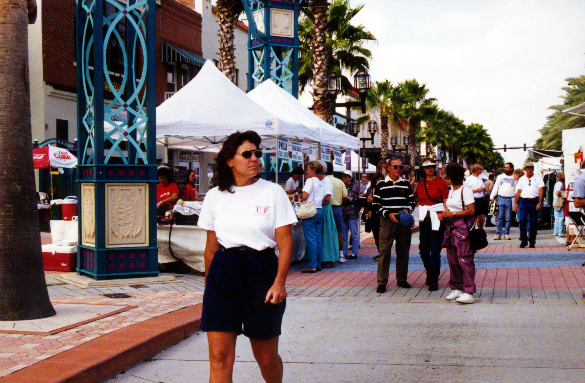 art2.jpg (253510 bytes)