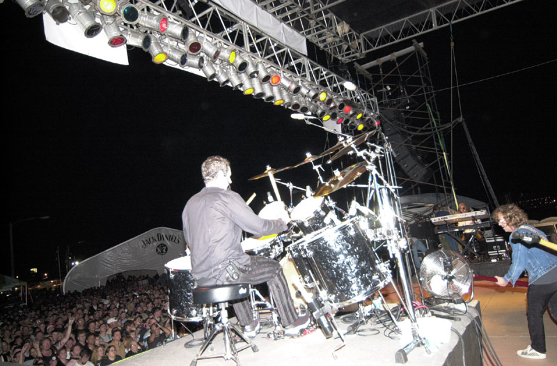 CROWD 010