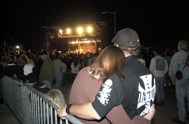 CROWD 013