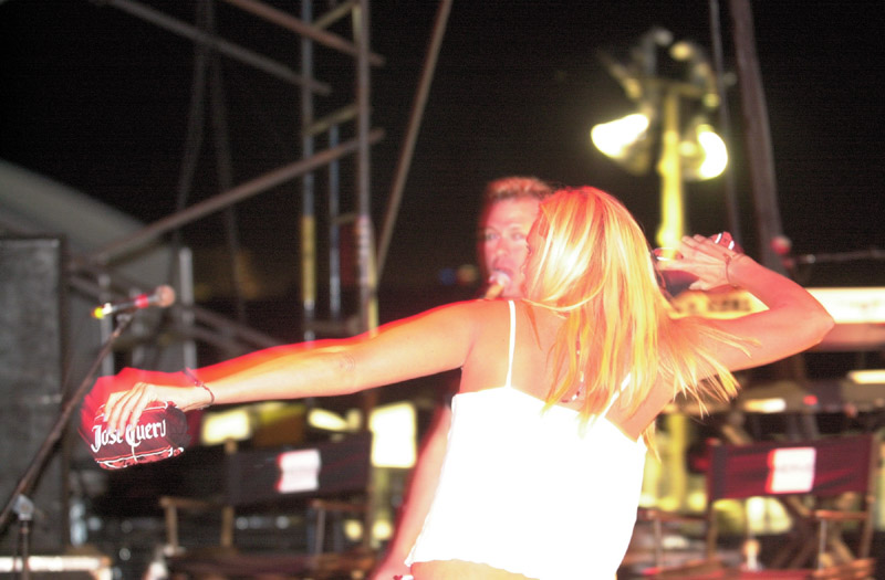 CROWD 032